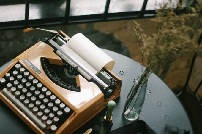 Maszyna do pisania jako częsta dekoracja vintage